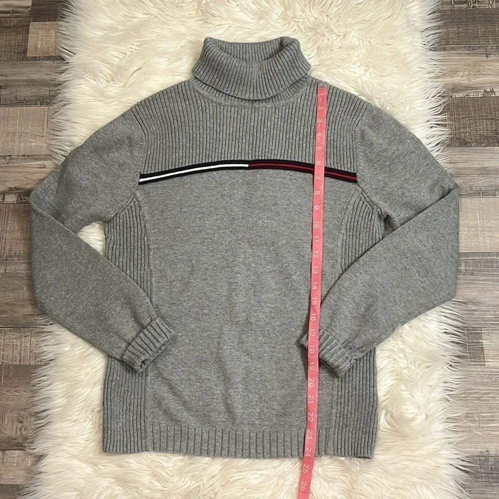 Tommy Hilfiger cotton turtleneck sweater with embroidered detail L